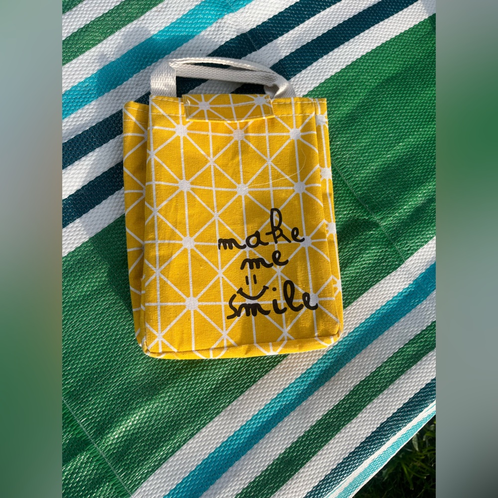 Make Me Smile Yellow Geometric Tote Lunch box - Picture 6 of 10